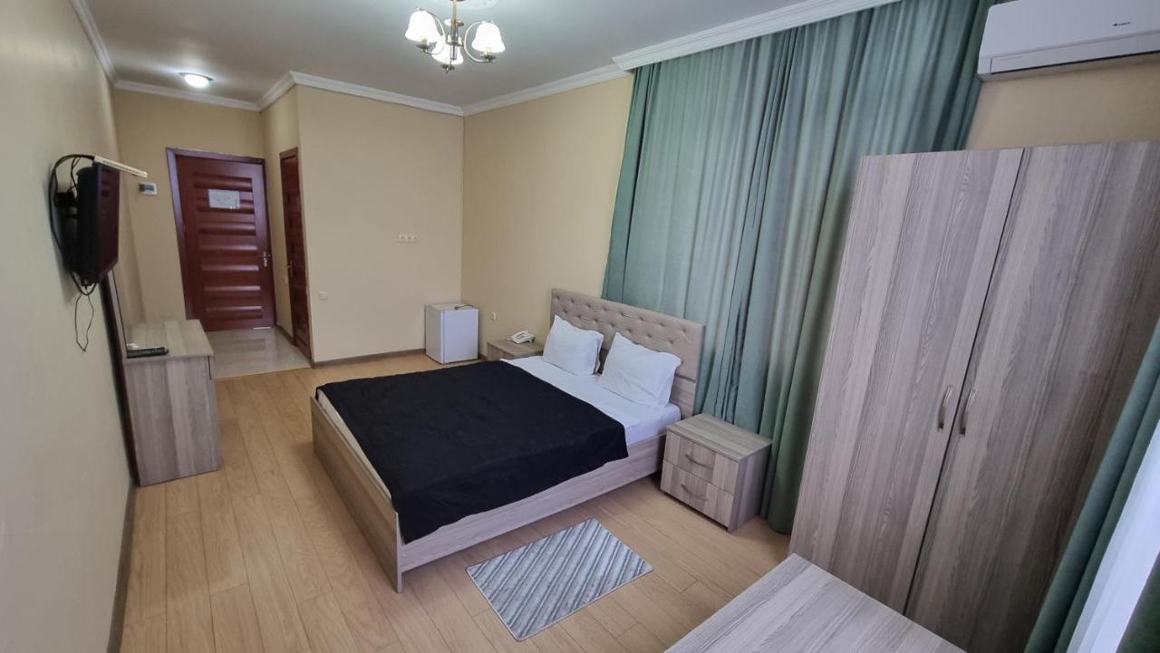 Darianna Batumi Hotel Exterior photo